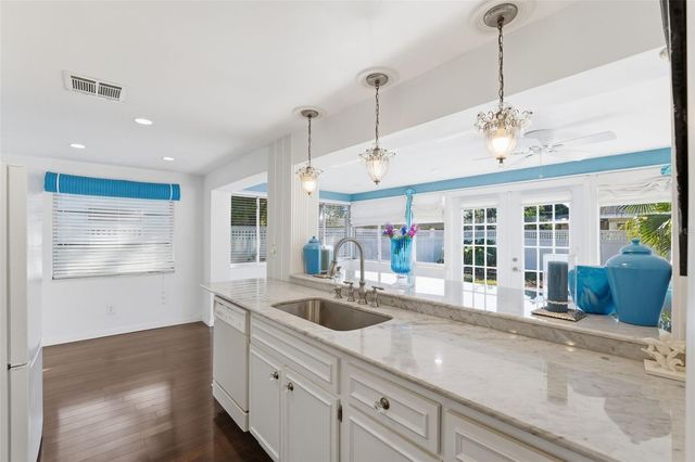 2589 REDWOOD CIRCLE, Clearwater, FL 33763