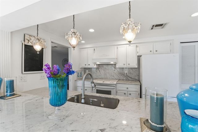 2589 REDWOOD CIRCLE, Clearwater, FL 33763