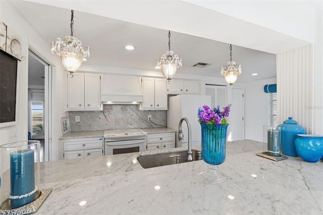 2589 REDWOOD CIRCLE, Clearwater, FL 33763