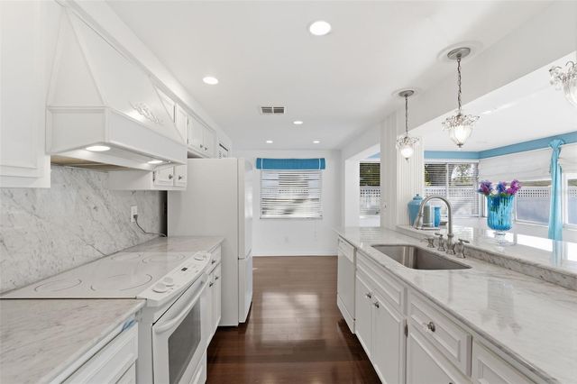 2589 REDWOOD CIRCLE, Clearwater, FL 33763