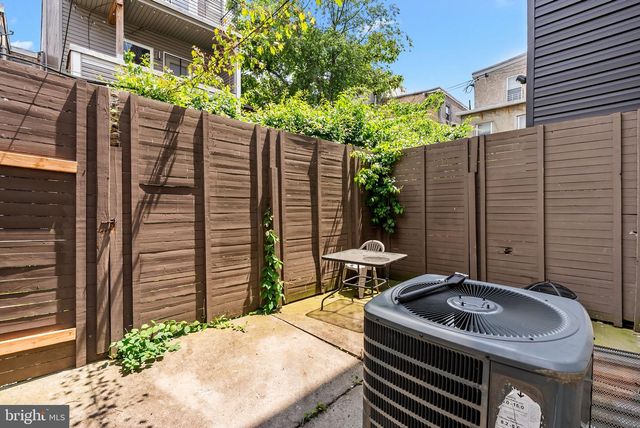 1805 N 18TH ST, Philadelphia, PA 19121