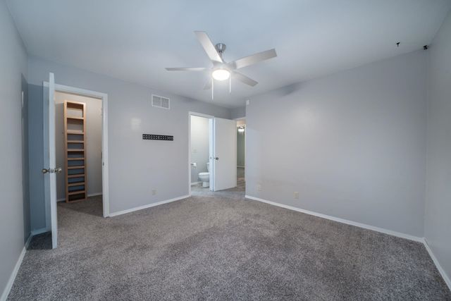 328 W 1st St, Andover, KS 67002