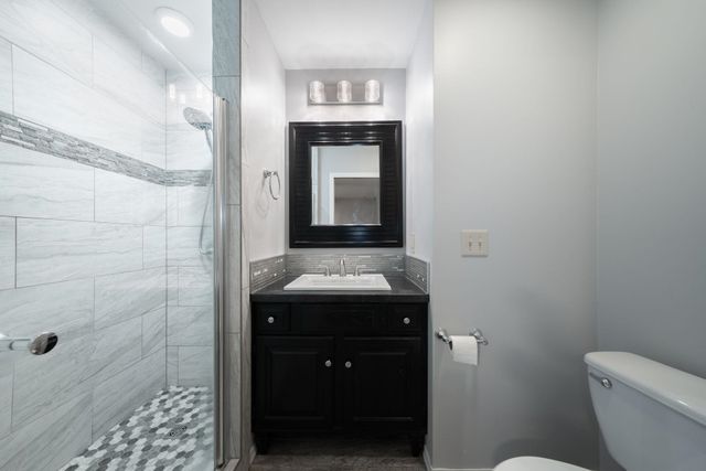 328 W 1st St, Andover, KS 67002