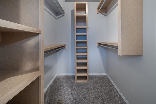 328 W 1st St, Andover, KS 67002