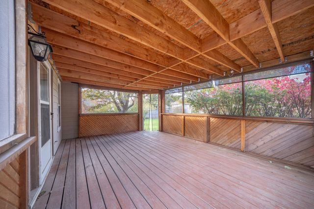 328 W 1st St, Andover, KS 67002