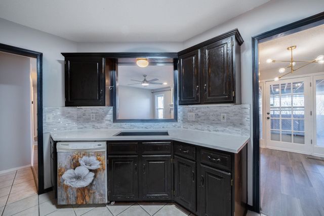 328 W 1st St, Andover, KS 67002