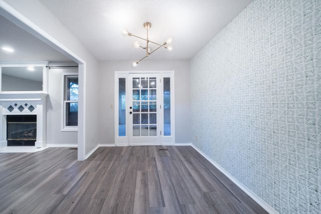 328 W 1st St, Andover, KS 67002