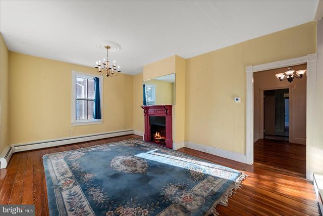 412 S SAMUEL ST, Charles Town, WV 25414