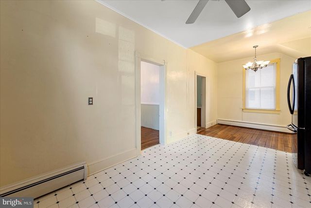 412 S SAMUEL ST, Charles Town, WV 25414