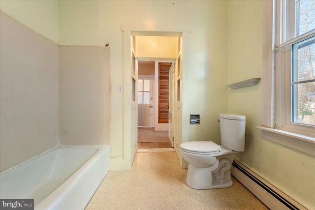 412 S SAMUEL ST, Charles Town, WV 25414