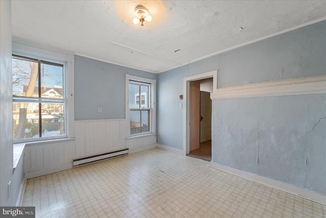 412 S SAMUEL ST, Charles Town, WV 25414