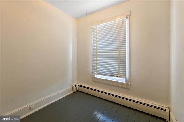 412 S SAMUEL ST, Charles Town, WV 25414