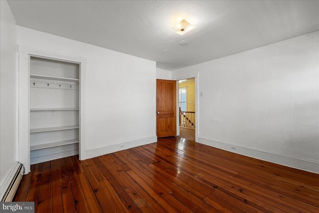 412 S SAMUEL ST, Charles Town, WV 25414