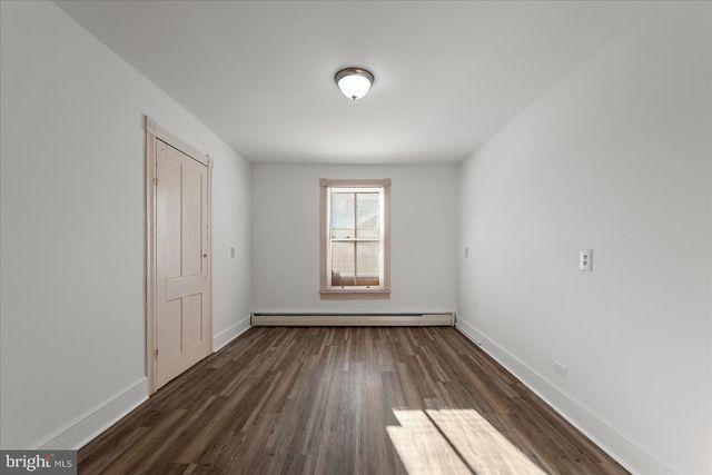 412 S SAMUEL ST, Charles Town, WV 25414