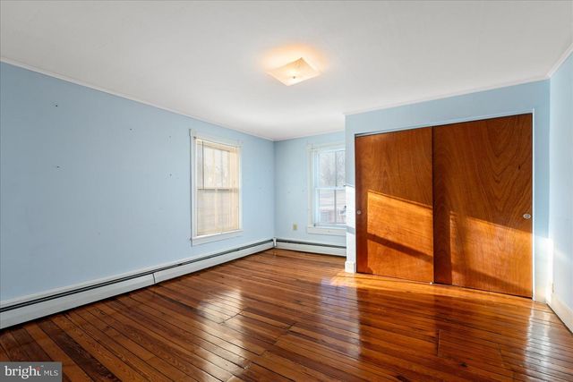 412 S SAMUEL ST, Charles Town, WV 25414