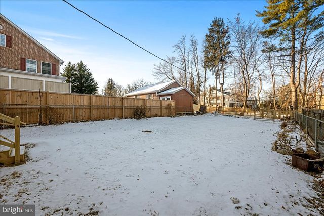 412 S SAMUEL ST, Charles Town, WV 25414