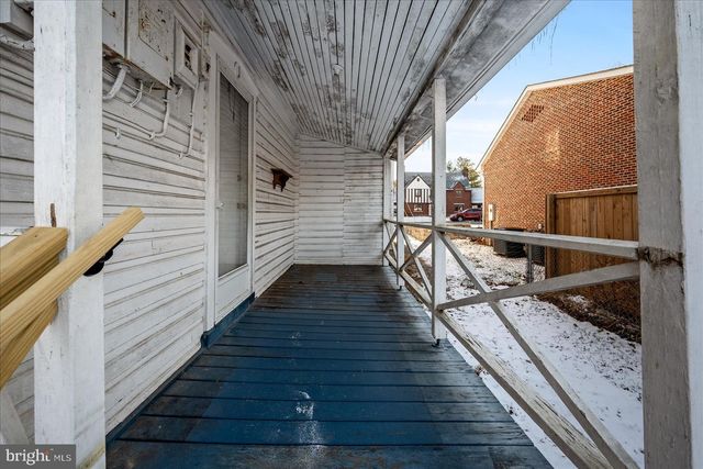 412 S SAMUEL ST, Charles Town, WV 25414