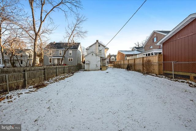 412 S SAMUEL ST, Charles Town, WV 25414