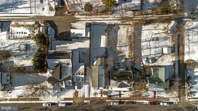 412 S SAMUEL ST, Charles Town, WV 25414