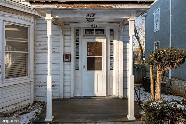 412 S SAMUEL ST, Charles Town, WV 25414