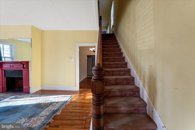 412 S SAMUEL ST, Charles Town, WV 25414