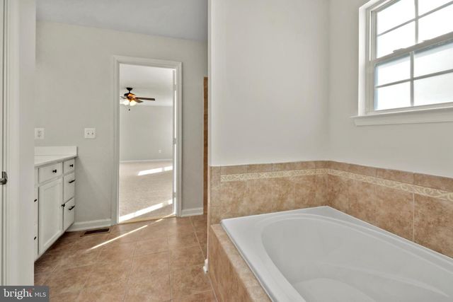 20 MANORWOOD DR, Fredericksburg, VA 22406