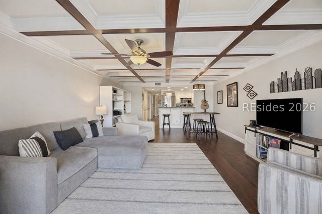 100 Helmsman Way Apt 205, Hilton Head Island, SC 29928