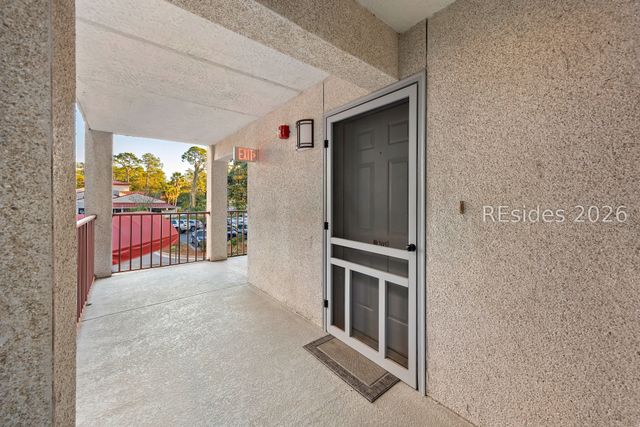 100 Helmsman Way Apt 205, Hilton Head Island, SC 29928