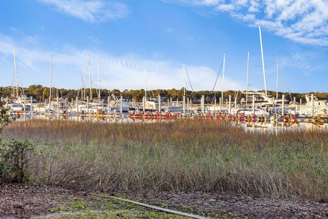 100 Helmsman Way Apt 205, Hilton Head Island, SC 29928