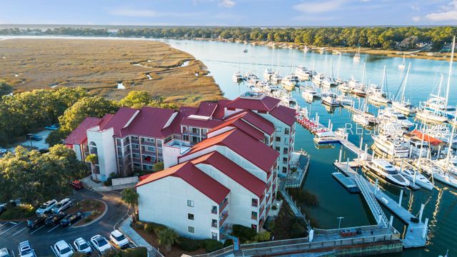 100 Helmsman Way Apt 205, Hilton Head Island, SC 29928