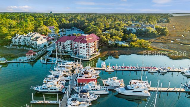 100 Helmsman Way Apt 205, Hilton Head Island, SC 29928