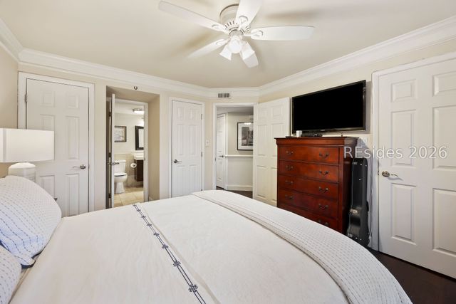 100 Helmsman Way Apt 205, Hilton Head Island, SC 29928