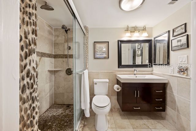 100 Helmsman Way Apt 205, Hilton Head Island, SC 29928