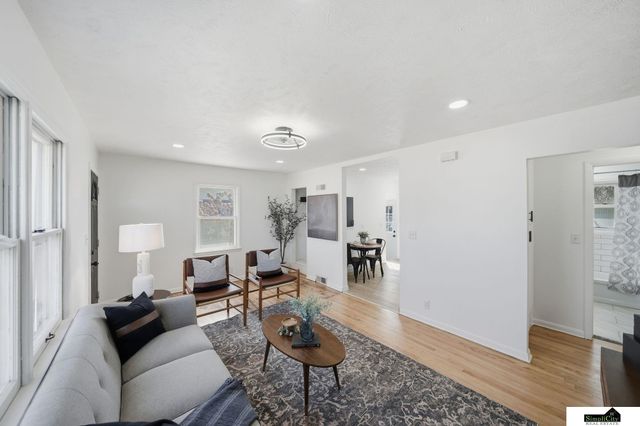 6861 BENTON Street, Lincoln, NE 68507