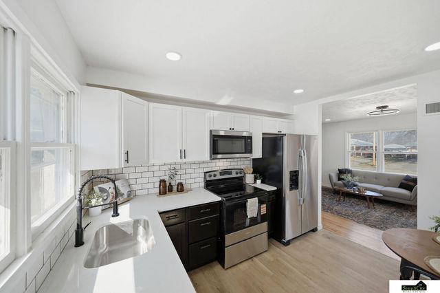 6861 BENTON Street, Lincoln, NE 68507