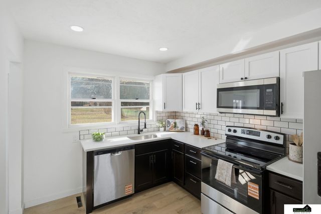 6861 BENTON Street, Lincoln, NE 68507