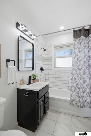 6861 BENTON Street, Lincoln, NE 68507