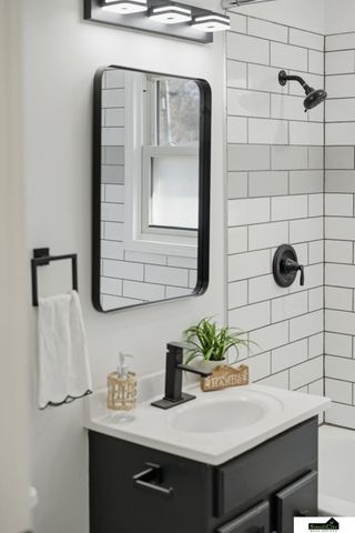 6861 BENTON Street, Lincoln, NE 68507