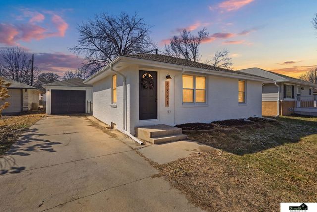 6861 BENTON Street, Lincoln, NE 68507