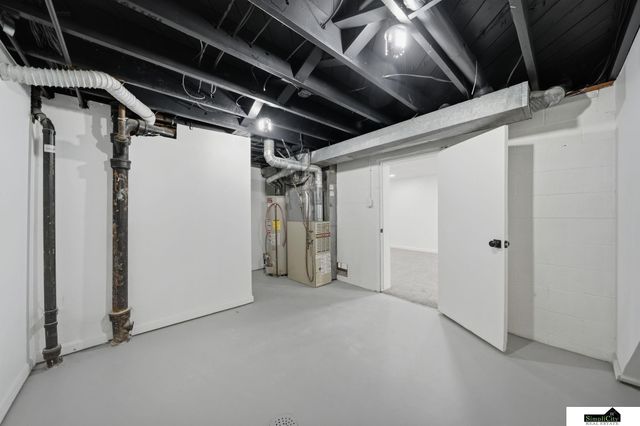 6861 BENTON Street, Lincoln, NE 68507