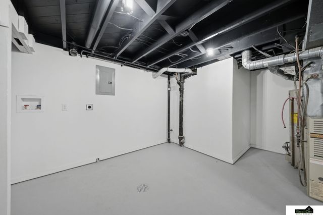 6861 BENTON Street, Lincoln, NE 68507