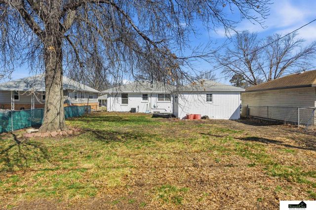 6861 BENTON Street, Lincoln, NE 68507