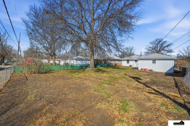 6861 BENTON Street, Lincoln, NE 68507