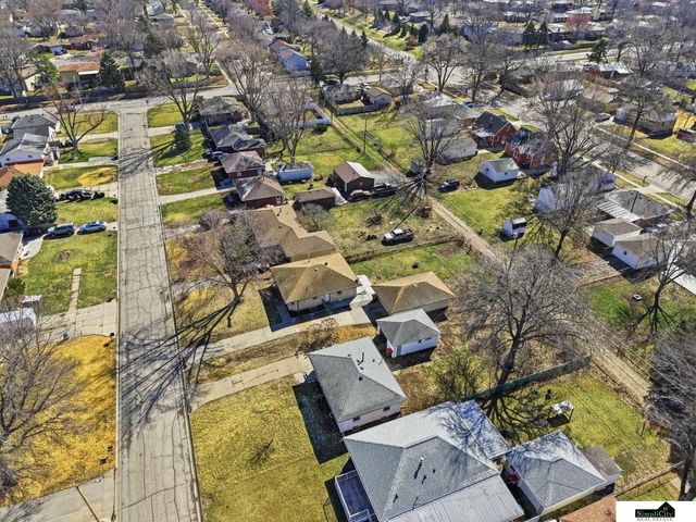 6861 BENTON Street, Lincoln, NE 68507