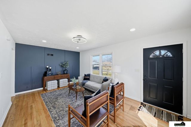 6861 BENTON Street, Lincoln, NE 68507