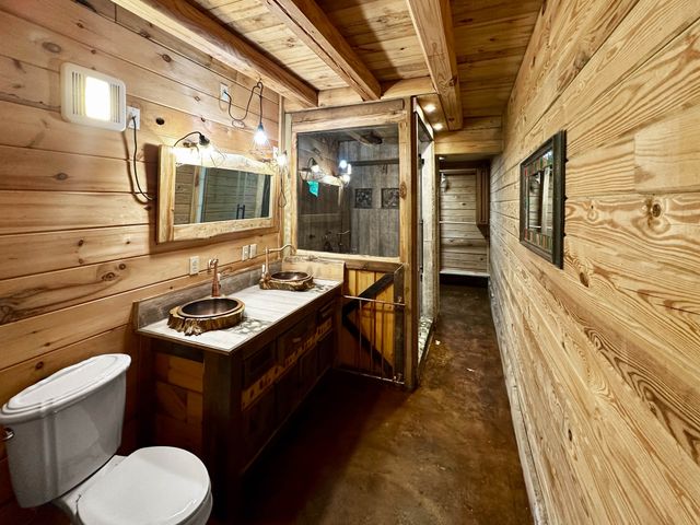 3172 Highway 76, Portland, TN 37148