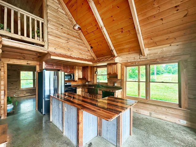 3172 Highway 76, Portland, TN 37148
