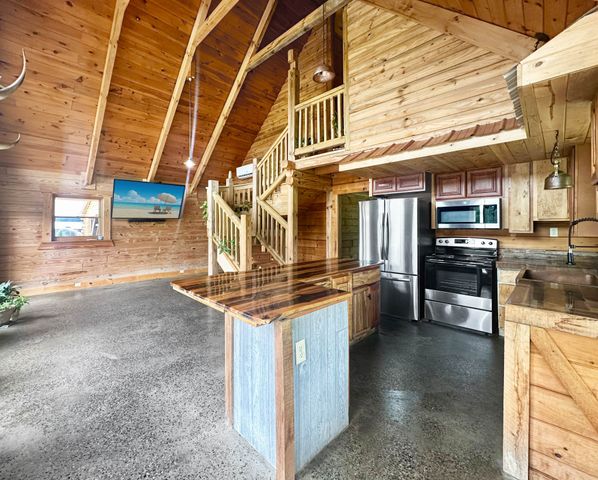 3172 Highway 76, Portland, TN 37148