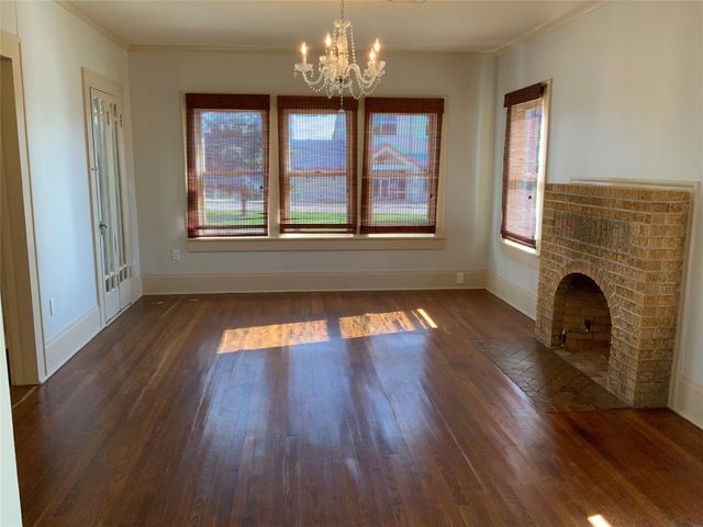 404 W Main Street, Bellville, TX 77418