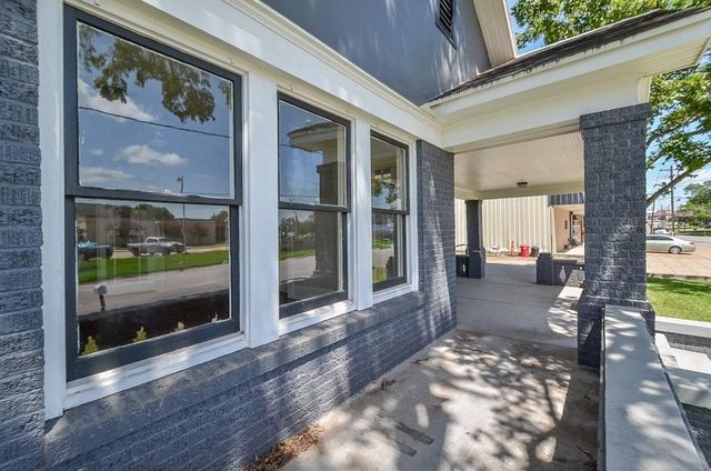 404 W Main Street, Bellville, TX 77418